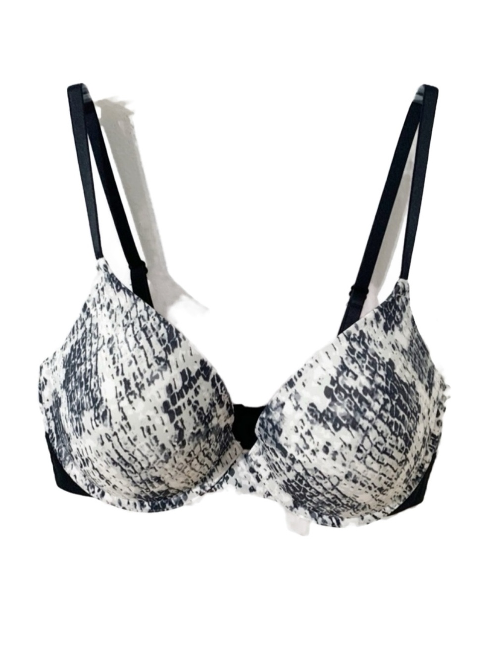 Victoria’s Secret PINK Wear Everywhere Push Up Bra in Snake Print Size 32 D 🖤🤍🩶